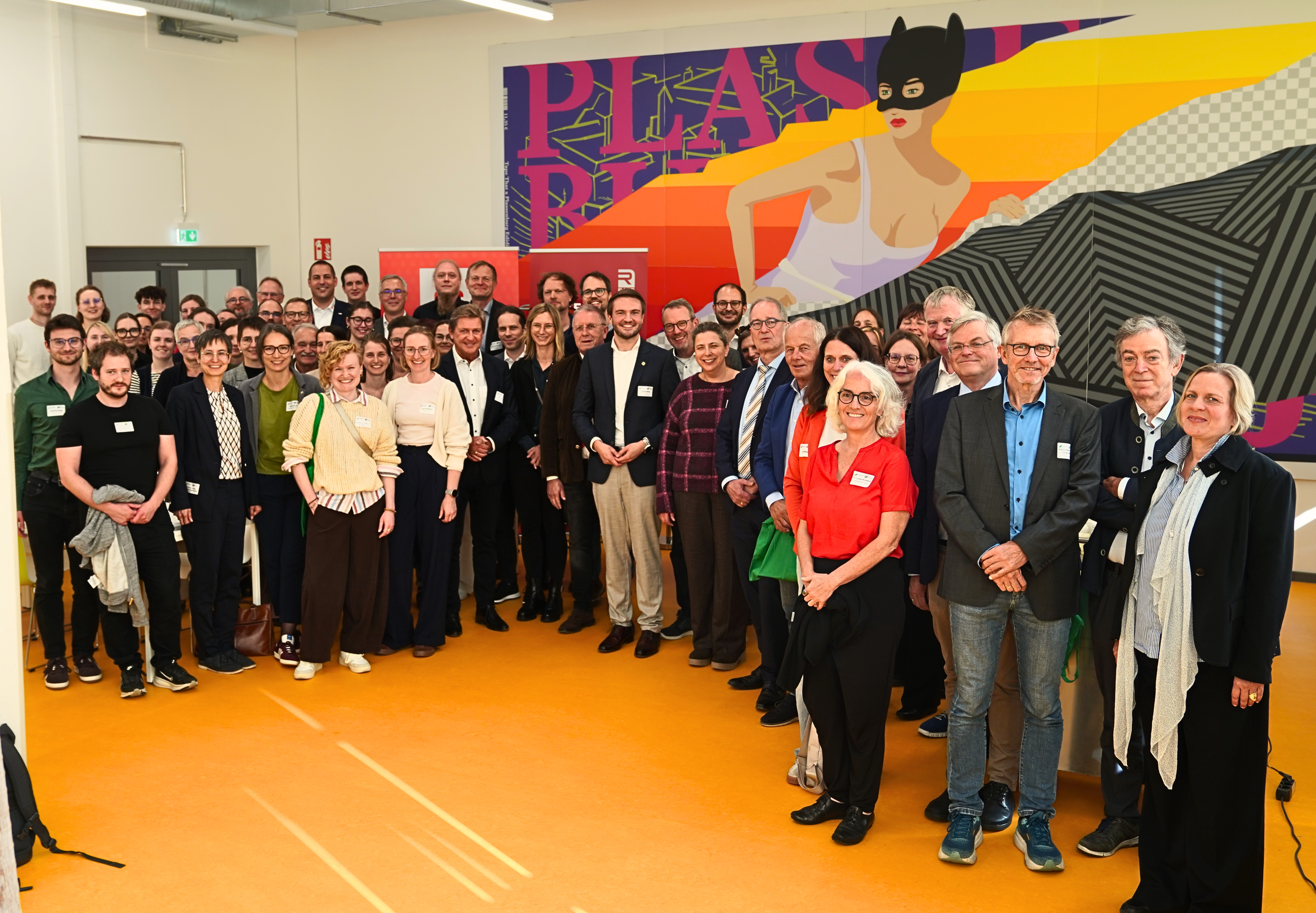 Gruppenbild Mensa 2 (bearbeitet) (1)