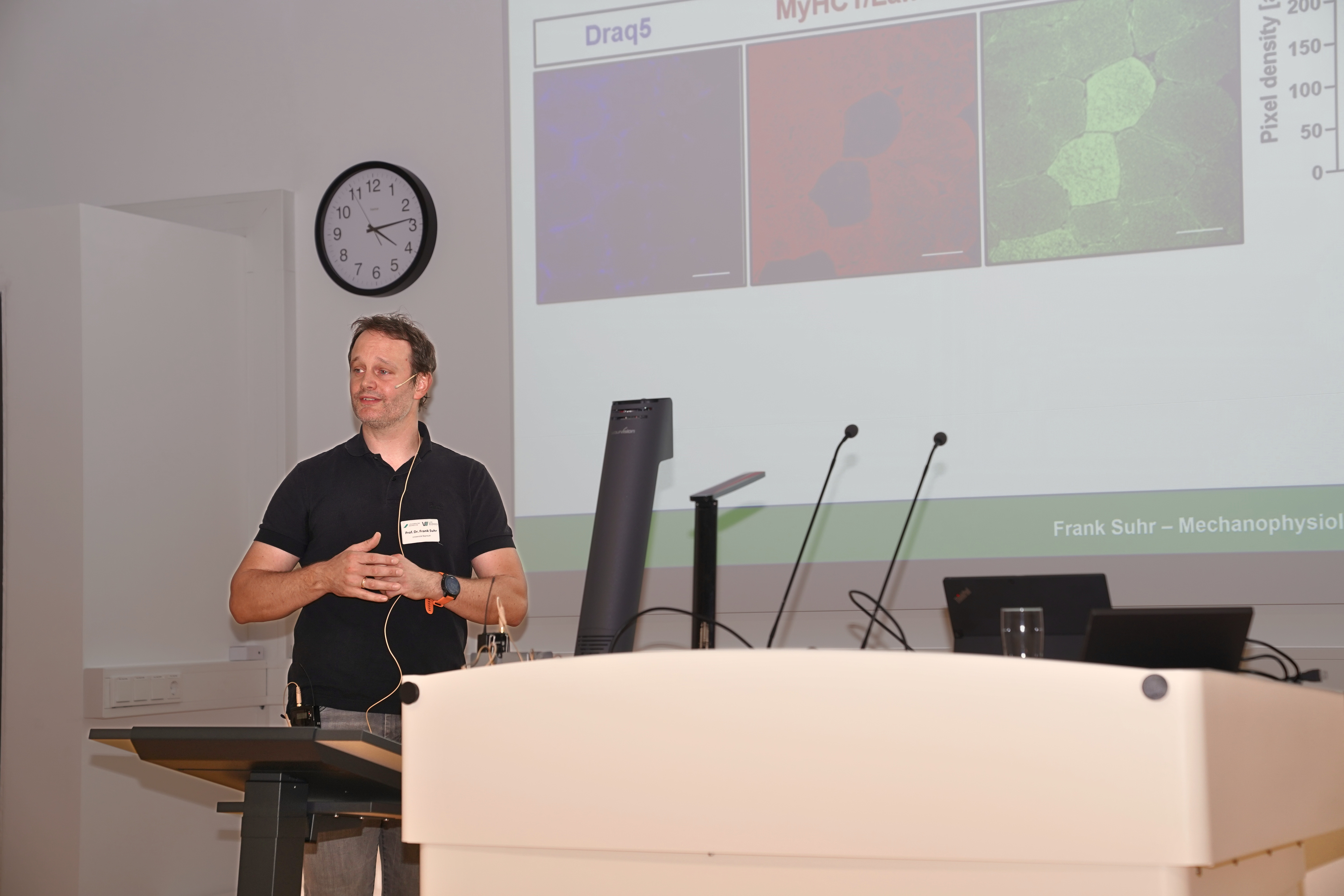Prof. Dr. Frank Suhr bearbeitet