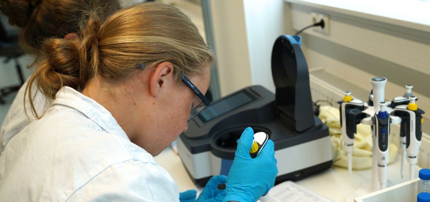 ra_student_measuring