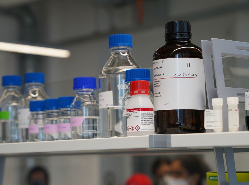 lab_bottles_cut - K - Kopie